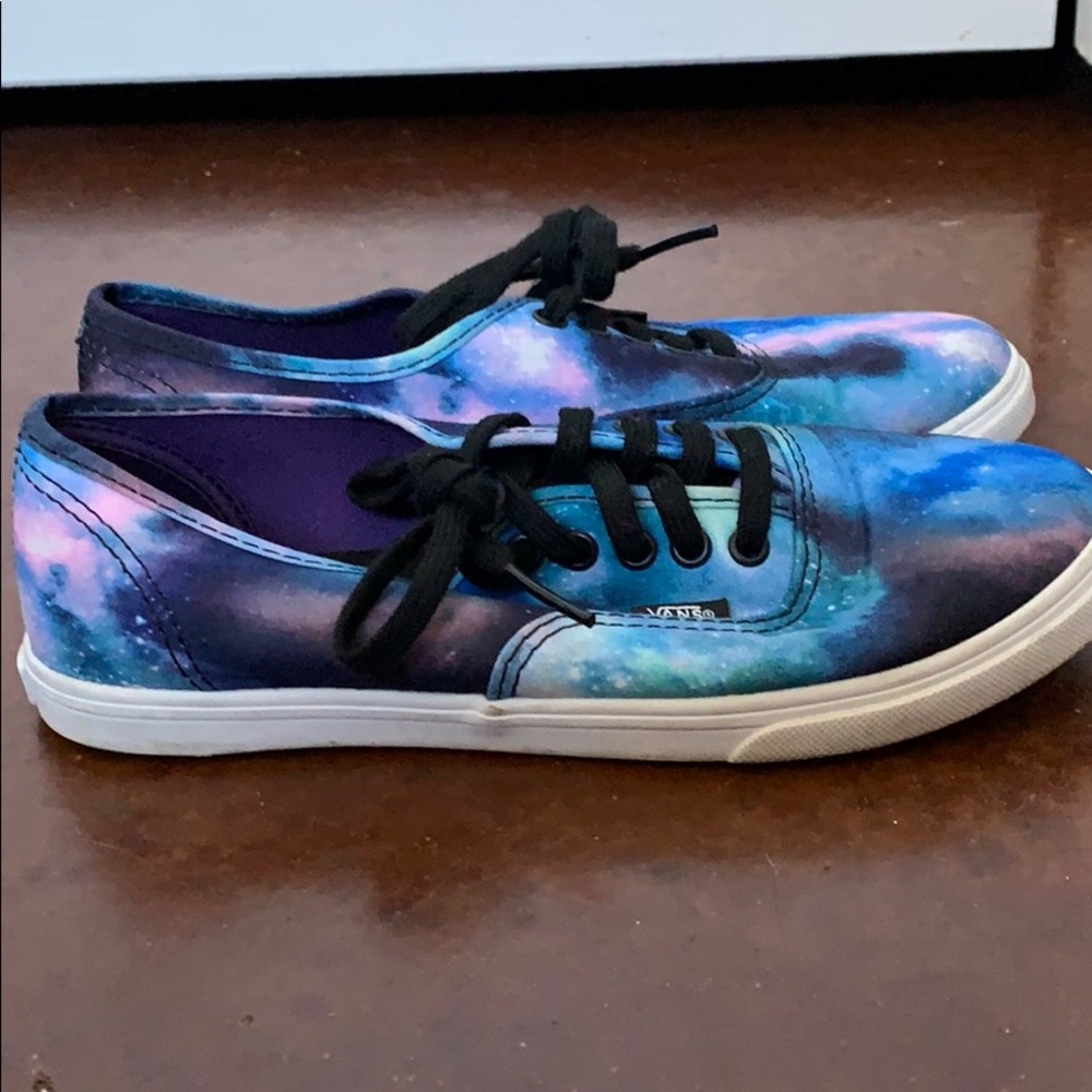Space Vans - Picture 3 of 4